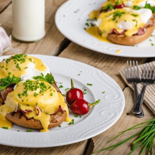 Easy Eggs Benedict - Wholesome Farmhouse Recipes