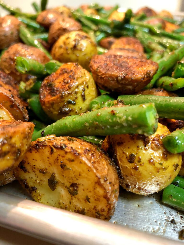 Healthy Baked Potatoes and Green Beans