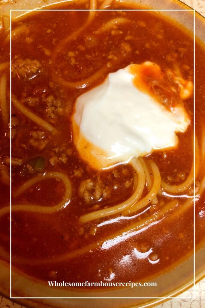 Spaghetti Chili Served with Greek Yogurt