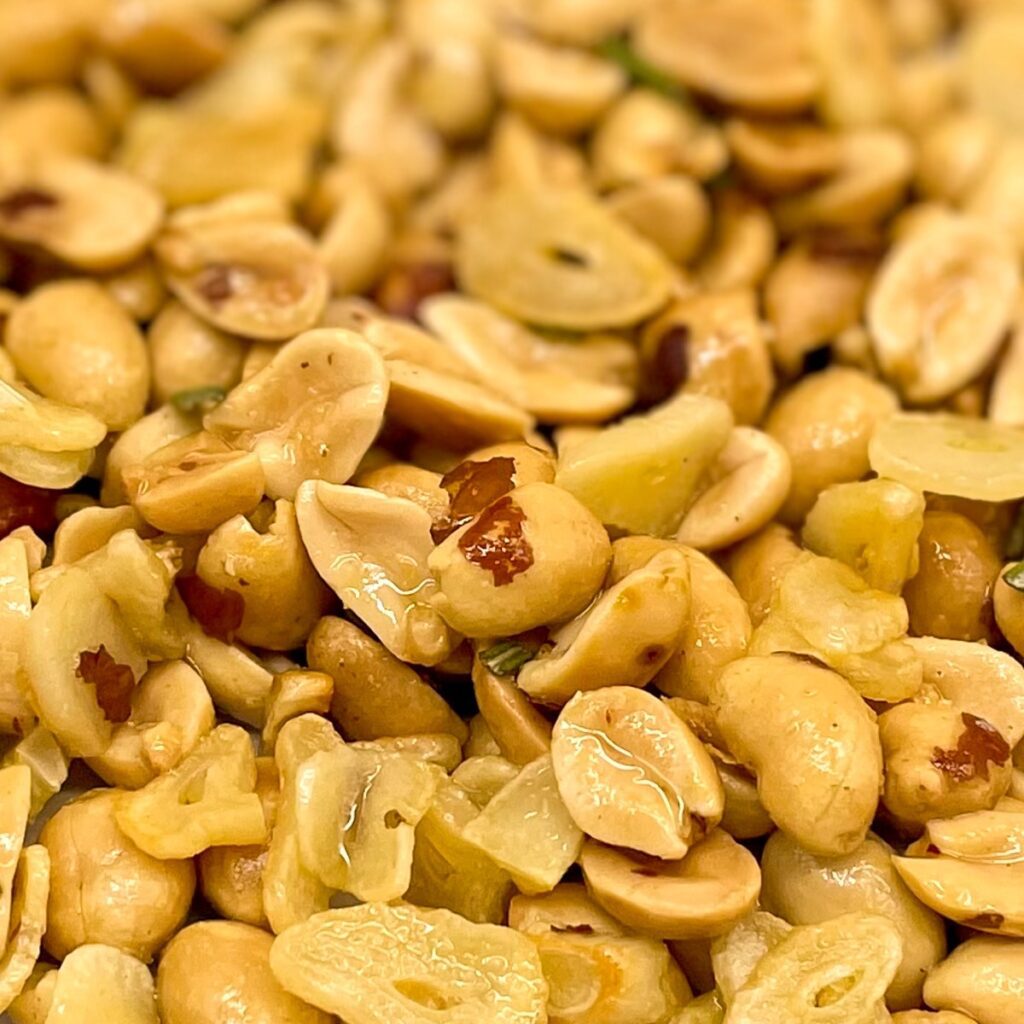 Garlic-Peanuts