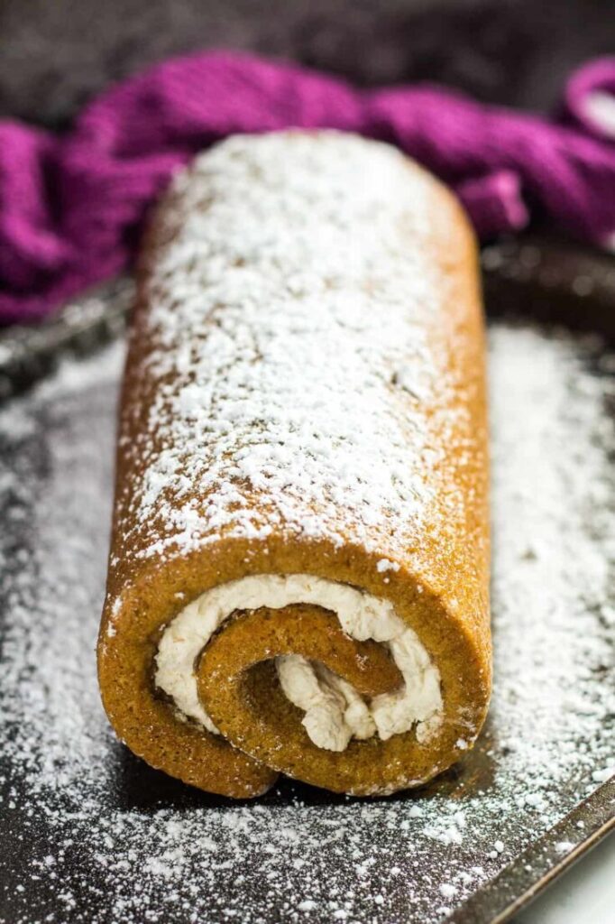 Gingerbread cake roll