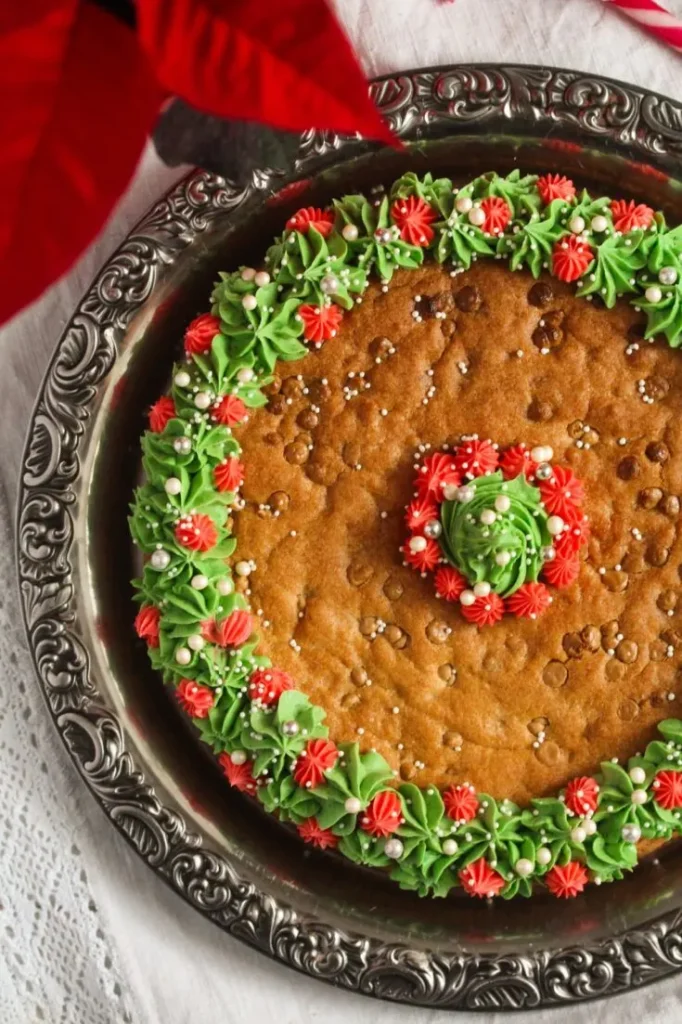christmas-cookie-cake decorated with green and red frosting