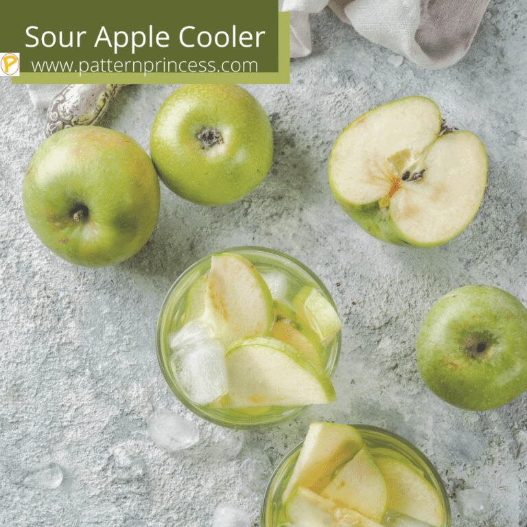 Sour-Apple-Cooler-with-green-apples