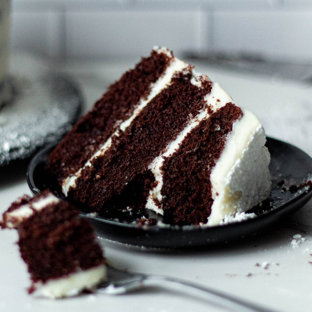 chocolate-cake-with-cream-cheese-frosting